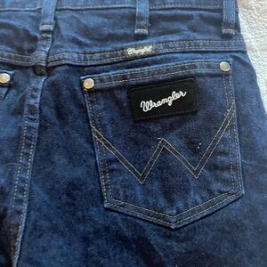 Men’s wrangler dark blue jeans